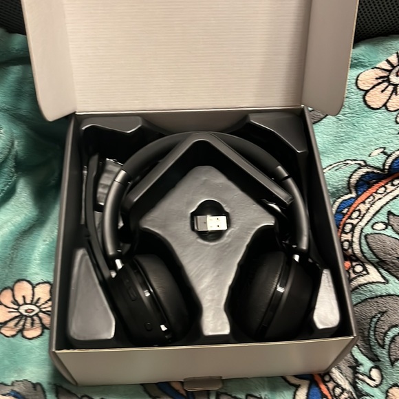 Wireless headset - Picture 3 of 3